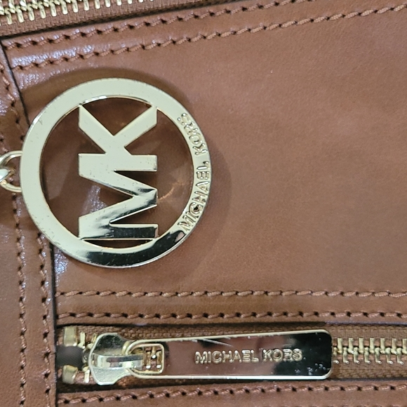 Michael Kors Morley Dune Leather shoulder bag - Picture 2 of 7